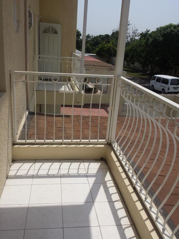 Impeccable Guest Rooms 2 Kingston Rum bild